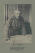 Paul von Schaefer, General der Infanterie z. D. (zur Disposition), stellv. Kommandeur des XIII Armeekorps von 1916-1918, über Karte gebeugt, in Uniform mit Orden, Brustbild in Halbprofil